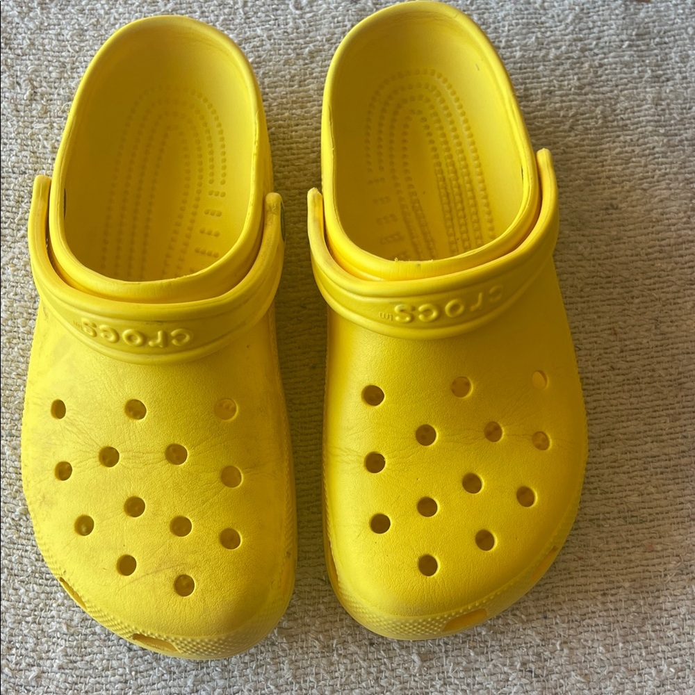 CROCS Men's Vibrant Yellow Sandals